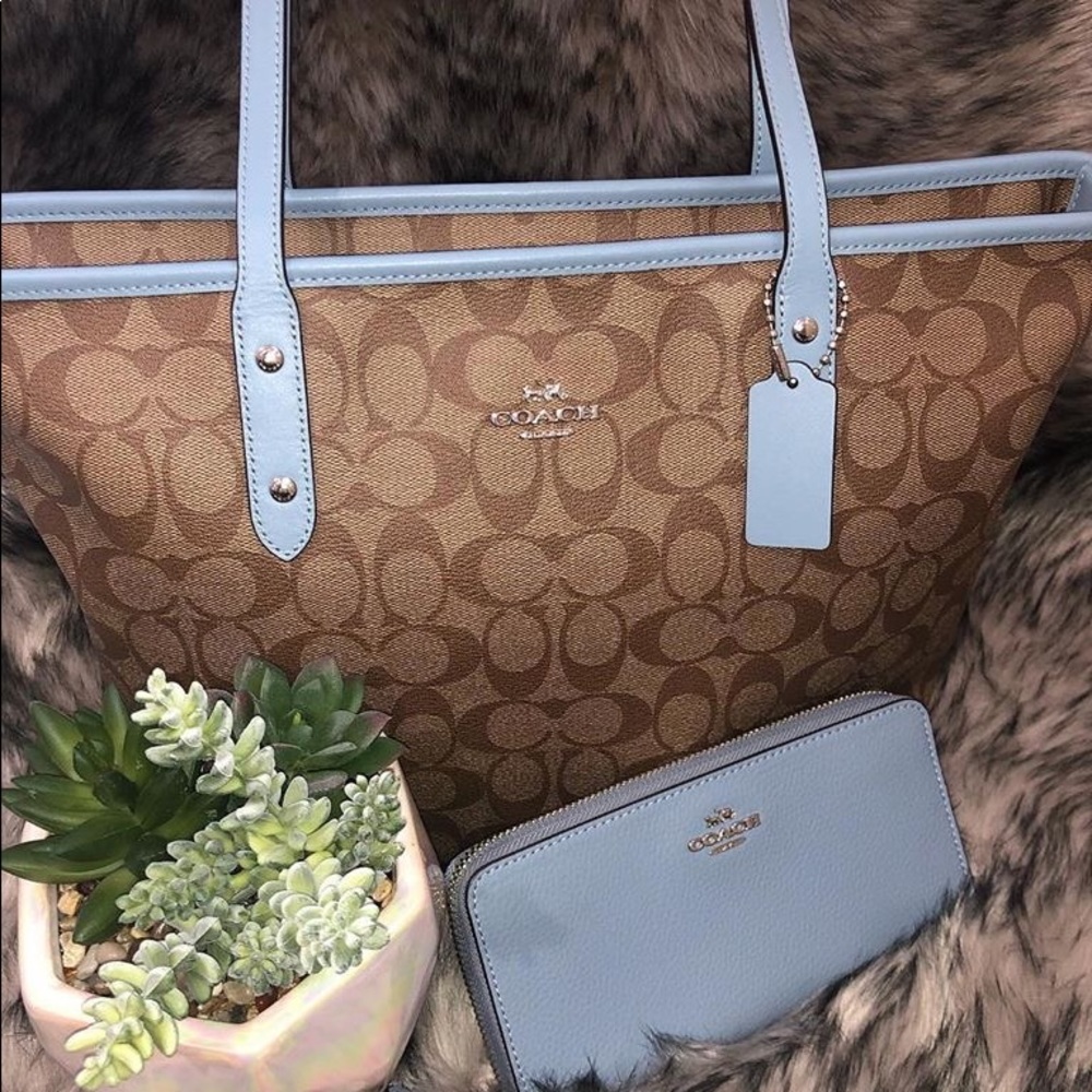 NWOT Coach Signature City Tote Bag w/ wallet